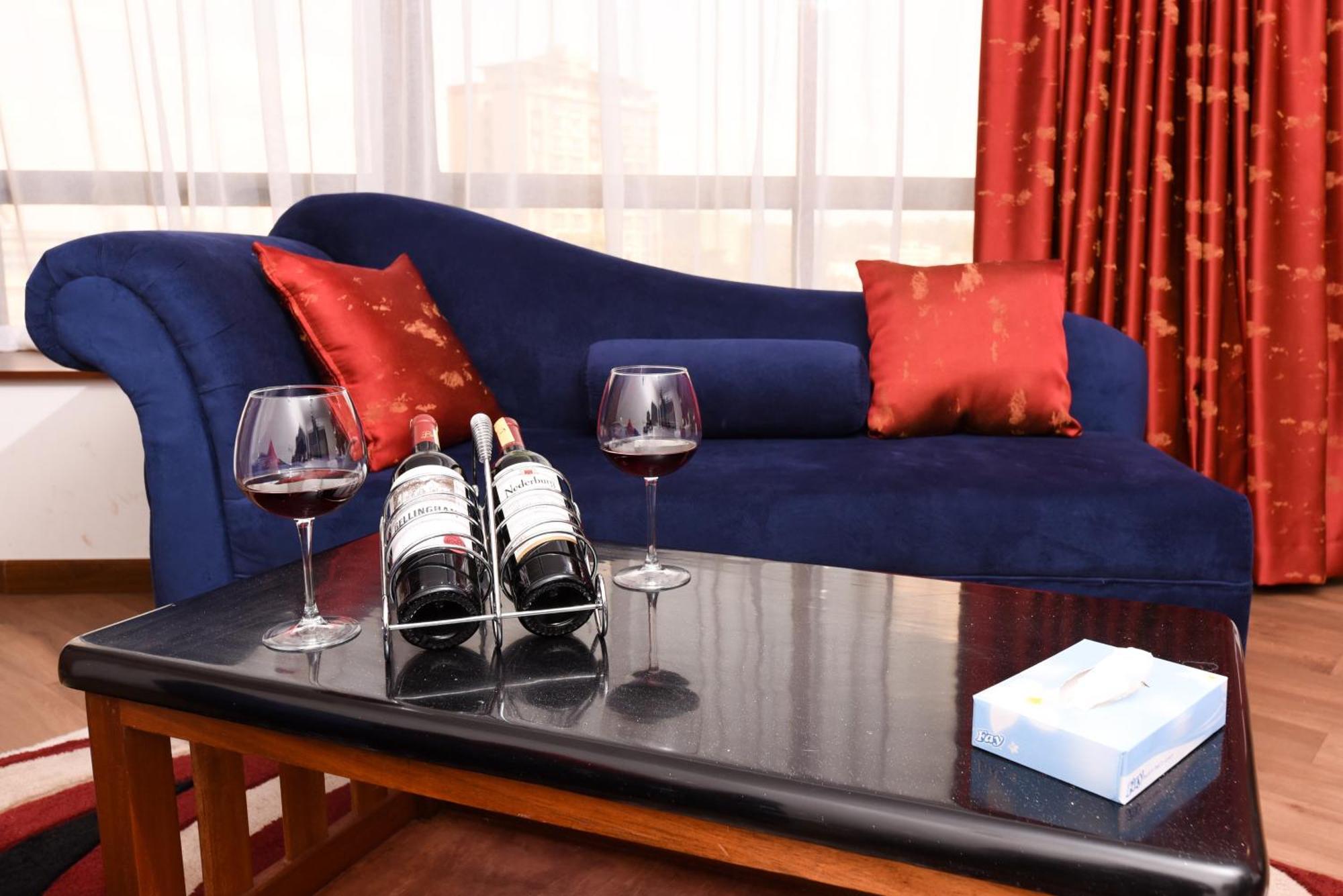 The Crossroads Hotel, Westlands ไนโรบี ภายนอก รูปภาพ